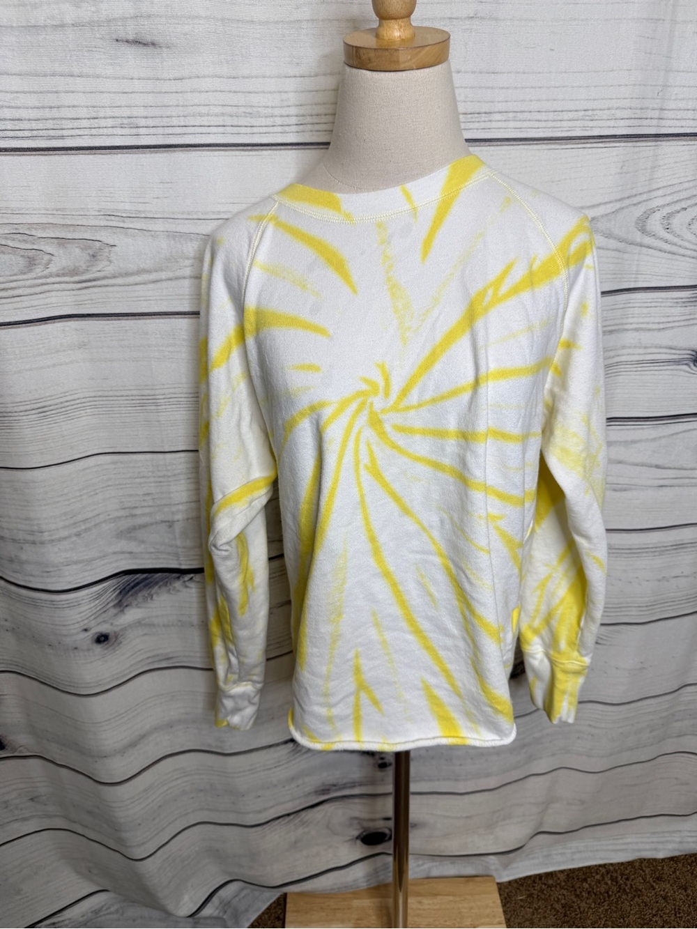 GAP White and Yellow Spiral Tie-Dye Crew Sweatshirt